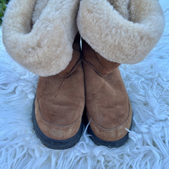 UGG Short Boots Chestnut Color with DrawString & Beads - Picture 4 of 7